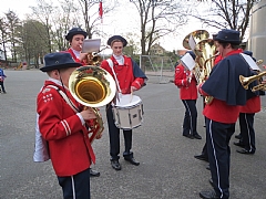 Musikantar frå Bryne skulekorps lager stemning  